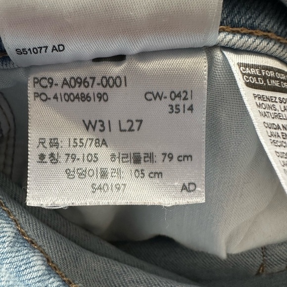 Levi’s Flare Jean - Picture 4 of 10